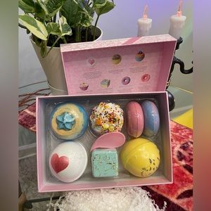 Handmade bath fizzers! Cleansing & moisturizing, relaxing & soothing! Brand new